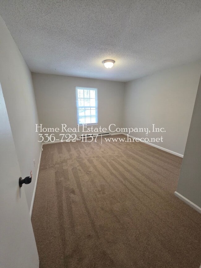 Building Photo - 4263 Mineral Ave