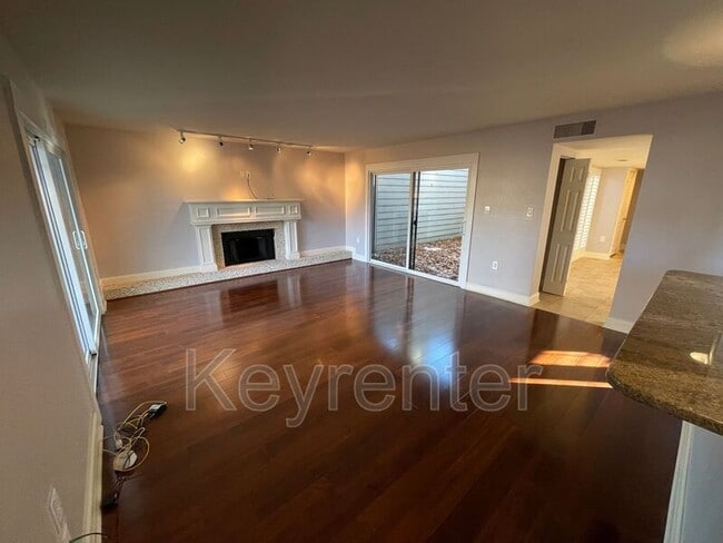 Photo - 516 Lost Tree Ln House