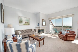 Building Photo - 30 Vista del Mar