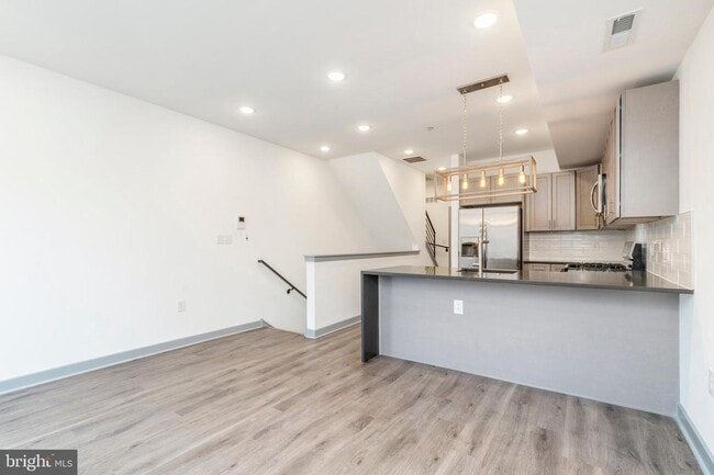 Building Photo - 415 W Berks St