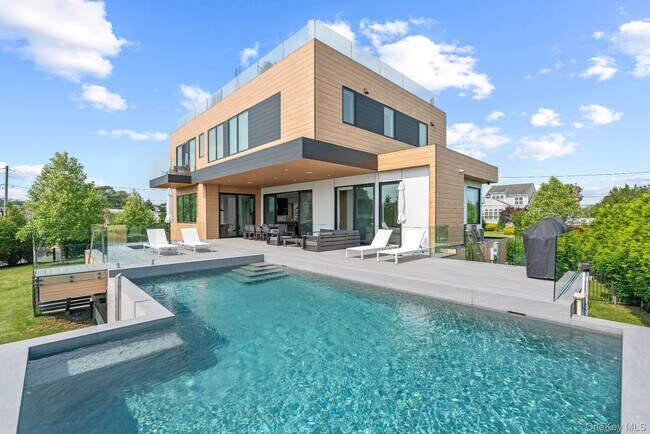 Foto del edificio - 8 Middle Pond Ln