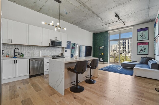 Foto del edificio - 2100 Van Buren St