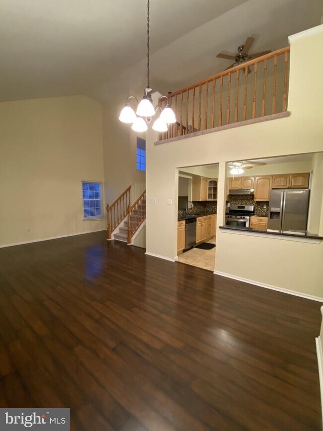 Building Photo - 208 Andover Pl