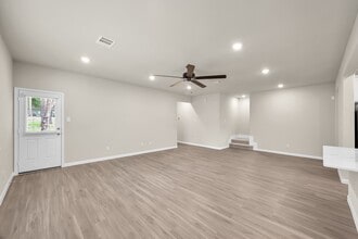 Building Photo - 3346 Torrey Pines Dr