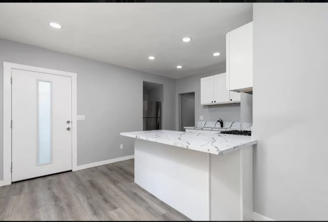 Building Photo - 37451-37452 Boundary St