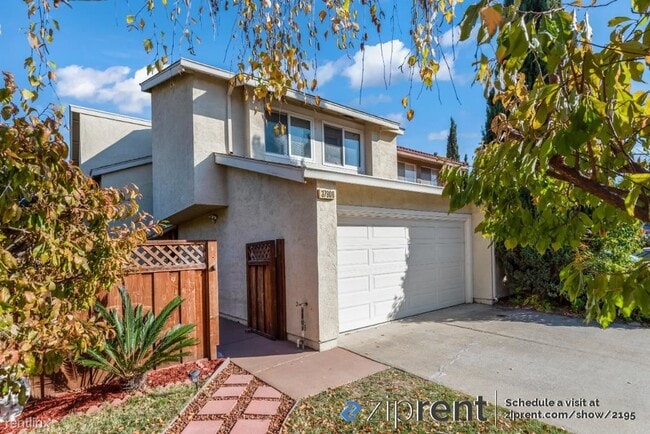 Building Photo - 4 br, 2.5 bath House - 37900 Essanay Place...