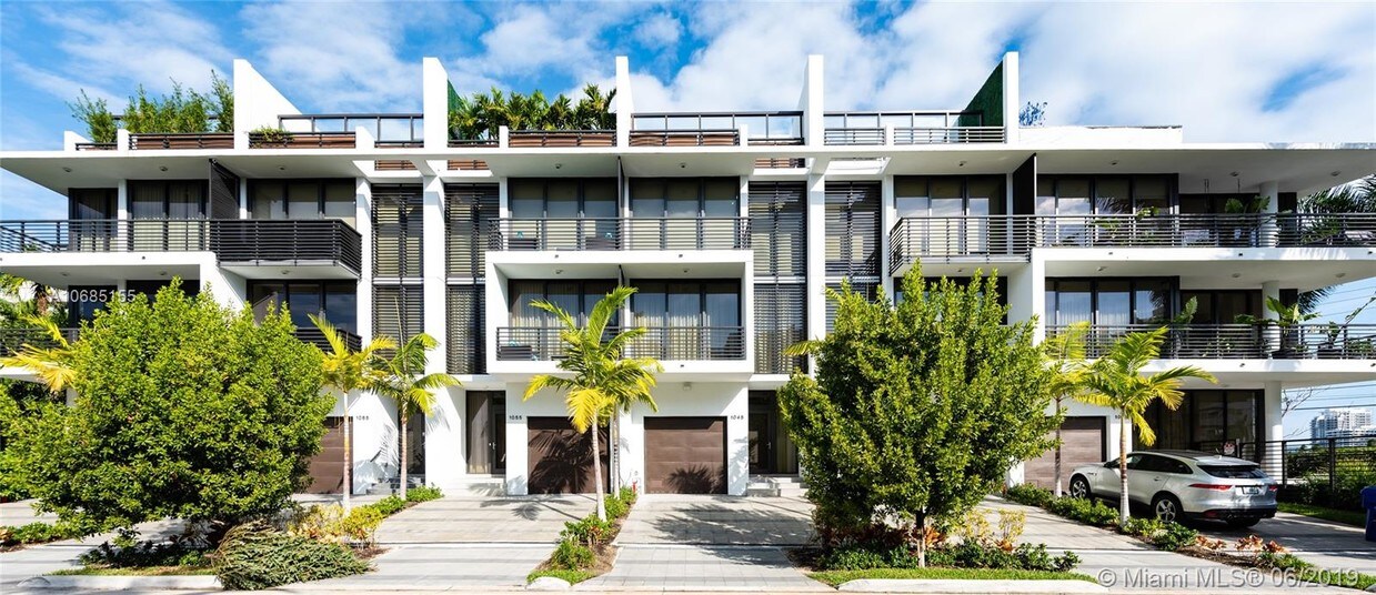 Foto principal - 1045-1099 99th St