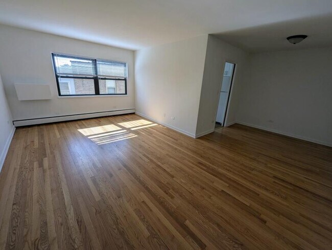Foto del edificio - 1 bedroom in CHICAGO IL 60645