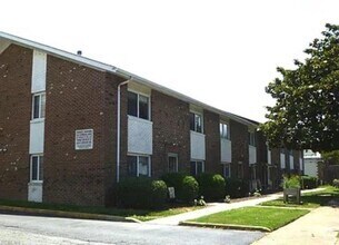 Building Photo - 1063 W 48th St