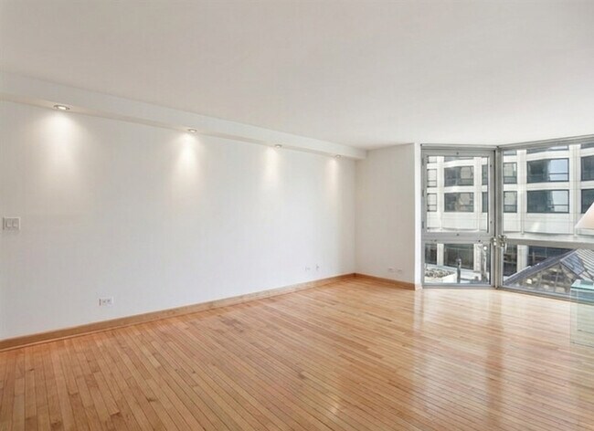 Foto del edificio - 195 N Harbor Dr