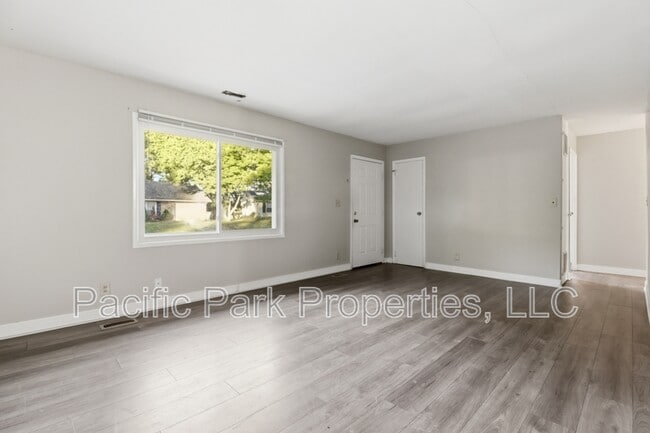 Foto del edificio - 3939 Esquire Pl