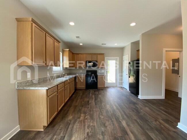 Building Photo - DEPOSIT PENDING! Home for Rent in Lincoln,...