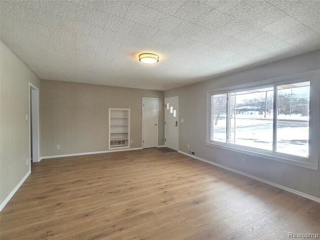 Building Photo - 5016 S Old US Hwy 23