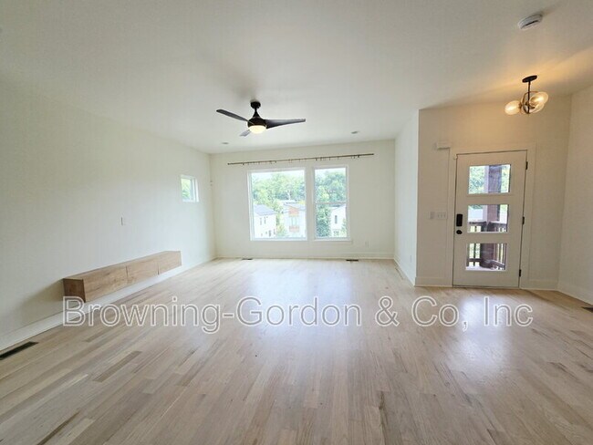 Foto del edificio - 3209 Curtis St