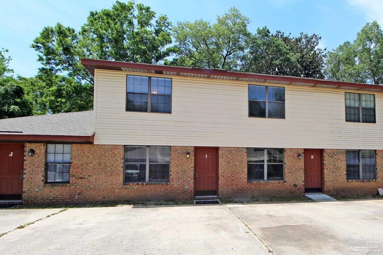 Primary Photo - 1455 Acorn Ln
