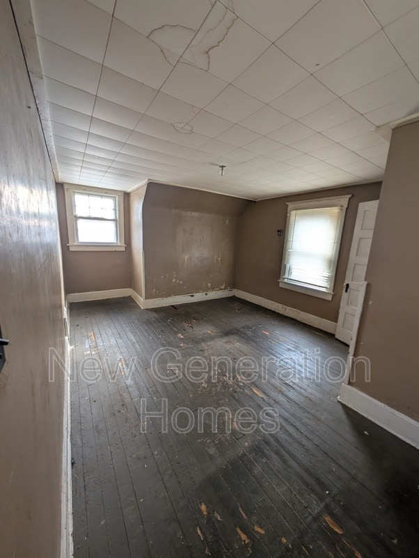 Building Photo - 1603 NE Glendale Ave