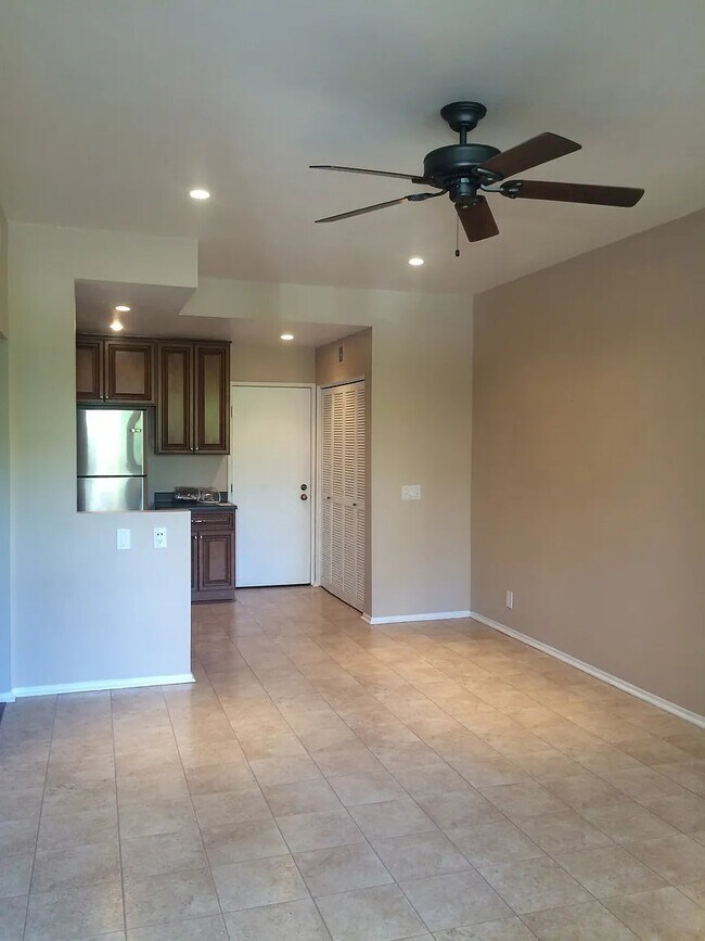 Foto del edificio - 5722 E Stillwater Ave