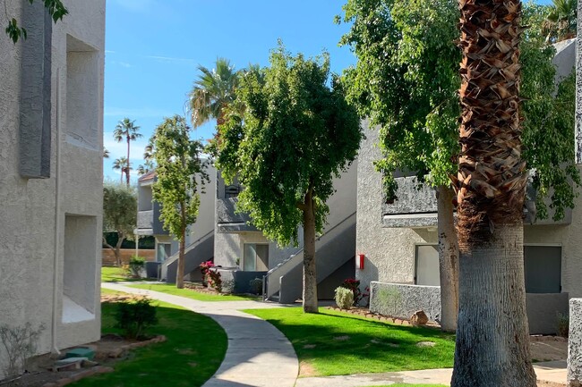 Building Photo - Palm Springs View Apartments