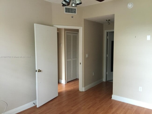 Foto del edificio - 6141 NW 115th Pl