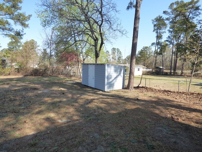 Building Photo - 503 Longview Dr