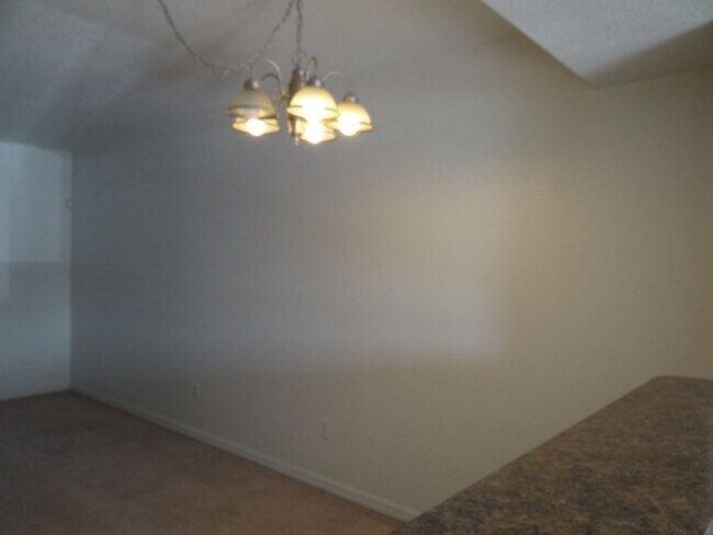 Building Photo - Pebbles East Townhome-Deep Creek-Annual Re...