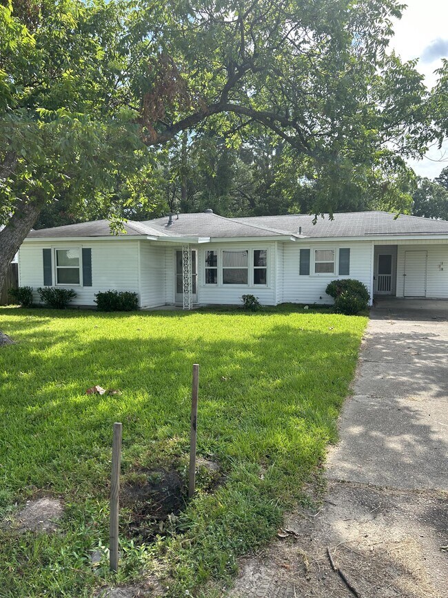 Building Photo - 1100 Cole Ave