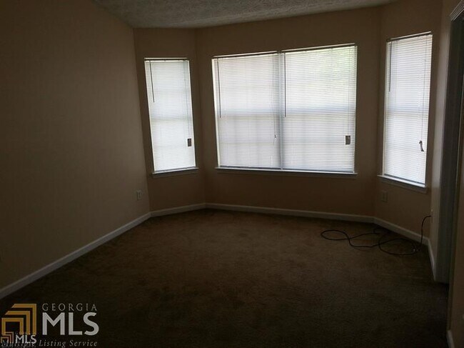 Building Photo - 3081 Fields Dr