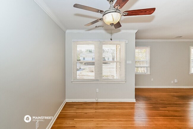 Foto del edificio - 4486 Dunn Ave