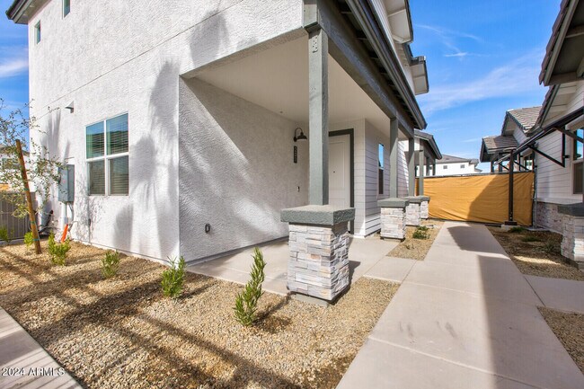 Foto del edificio - 35155 N Thompson Rd