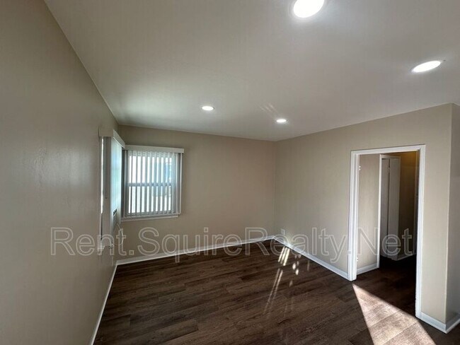 Foto del edificio - 901 N San Gabriel Ave