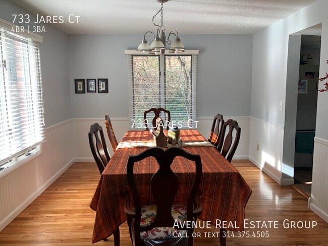 Building Photo - 733 Jares Ct