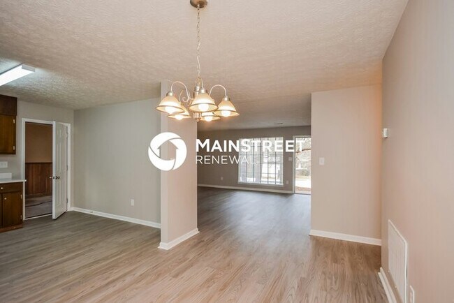 Foto del edificio - 4 Bedroom Pet-Friendly Home in Ellenwood, GA with Main Street Renewal