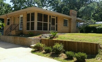 Building Photo - 318 E Palmer Ave