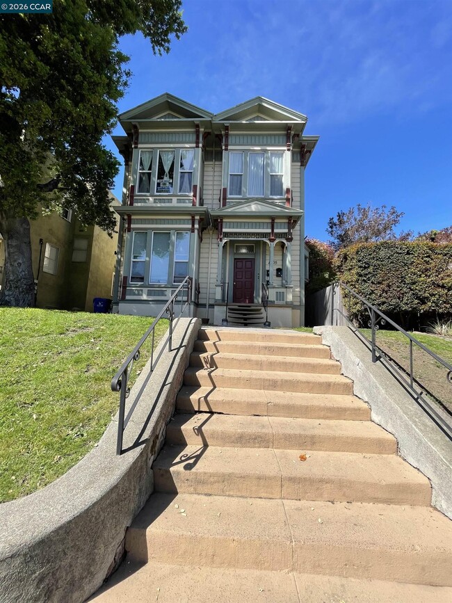 Building Photo - 1705 Linden St