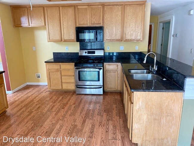 Building Photo - 5 br, 3 bath House - 1794 Erickson Circle