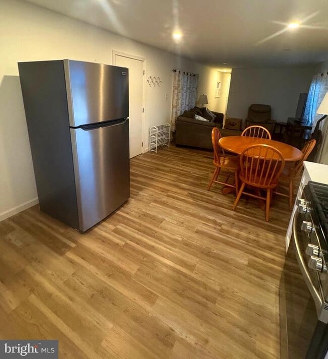 Foto del edificio - 119 Clamshell Rd