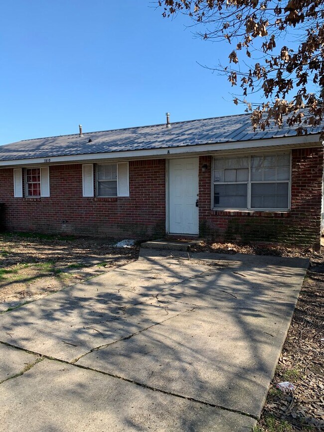 Foto del edificio - 1810 Fairlane- 2 Units