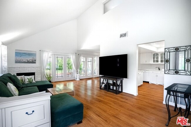 Building Photo - 27003 Rio Prado Dr