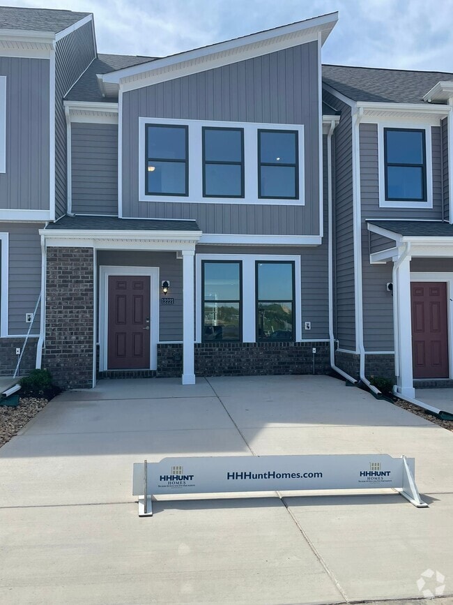 Building Photo - 12205 Dutch Elm Cir
