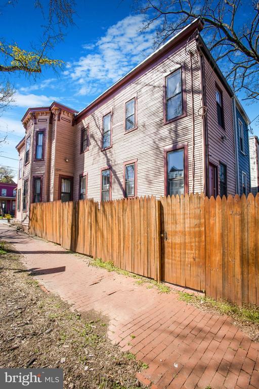 Primary Photo - 1250 U St SE