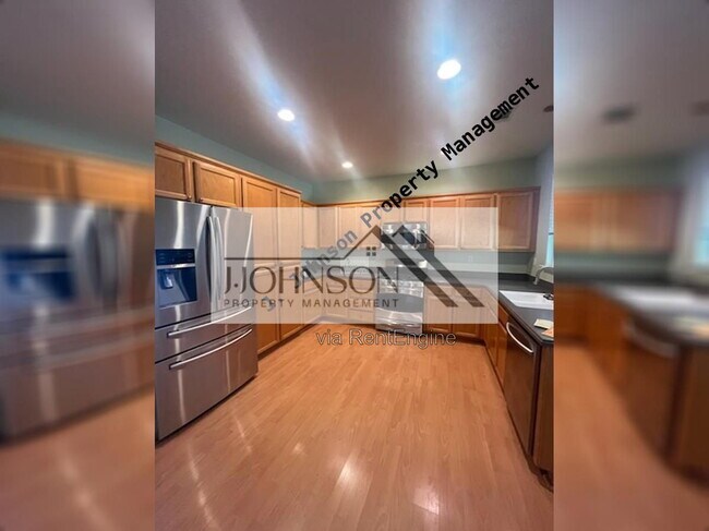 Foto del edificio - 323 Glenbriar Cir