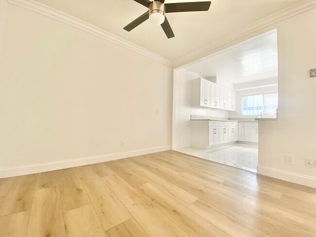 Foto del edificio - 12410 Chandler Blvd