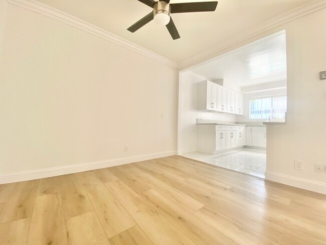 Foto del edificio - 12410 Chandler Blvd