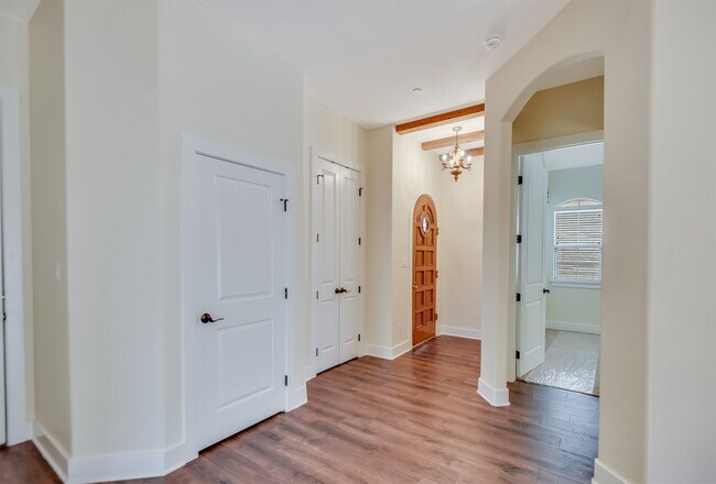 Foto del edificio - 4108 S Texas Ave