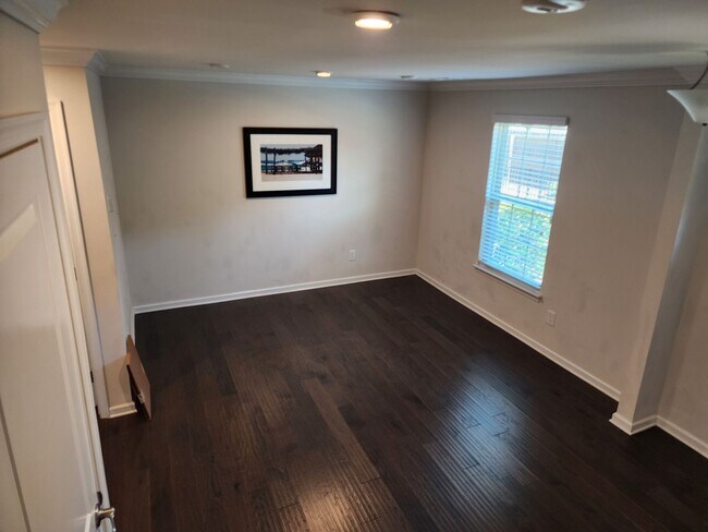 Foto del edificio - Plaza Midwood Townhome