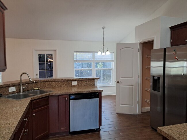 Foto del edificio - Beautiful 3 Bedroom +Den Pool Home for Rent!!!