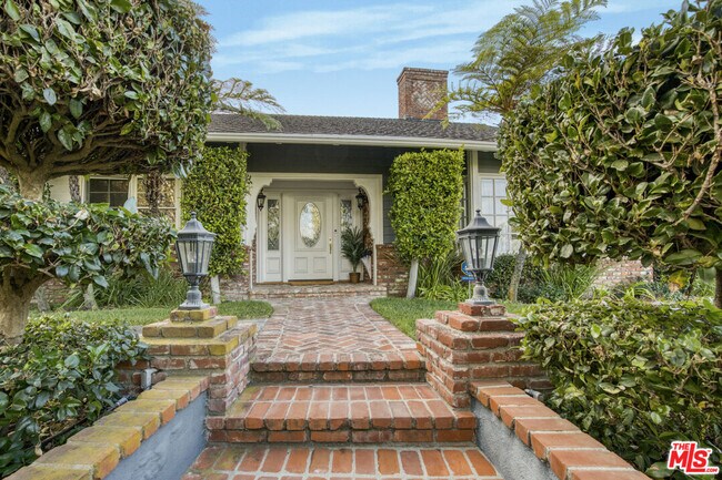 Foto del edificio - 3690 Crownridge Dr