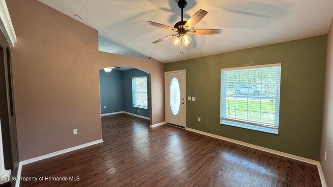 Building Photo - 10 Bellis Ct