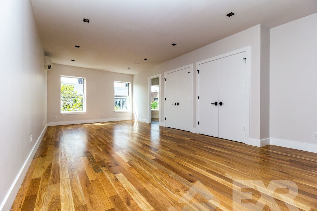 Foto principal - 161 Court St