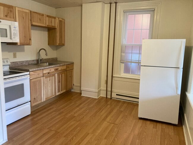 Building Photo - 12 W Southern Ave